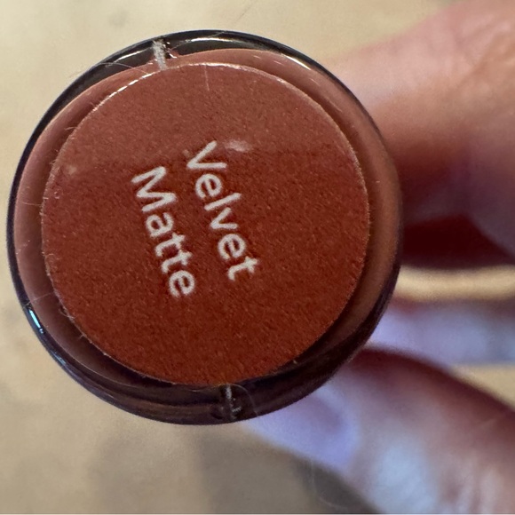 - - Senegence lip gloss brand new in matte color - Picture 1 of 3